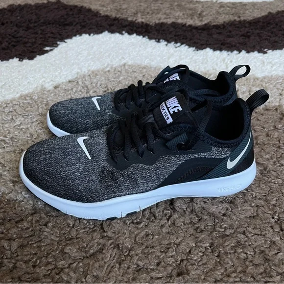 Nike Women's Flex Trainer 9 Sneaker Sz 6.5 In Black/White - Picture 5 of 11